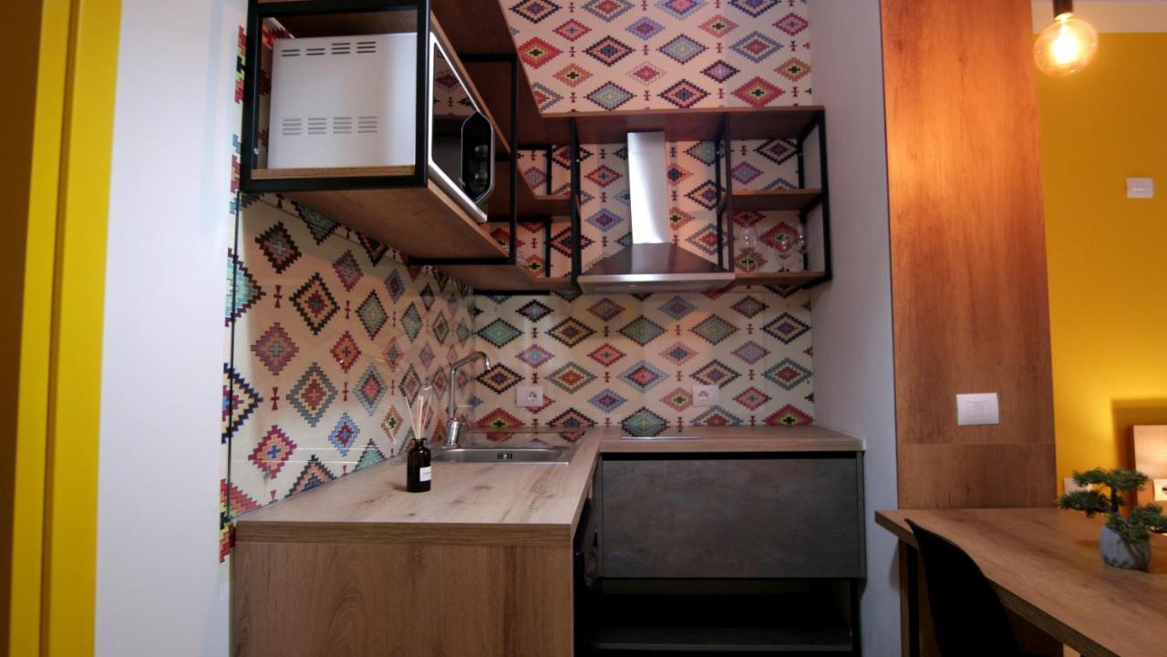 Koni'S Studio Apartments Тирана Экстерьер фото