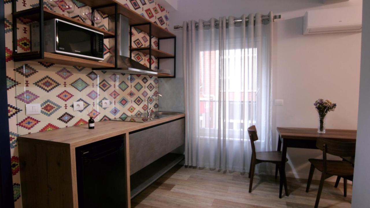 Koni'S Studio Apartments Тирана Экстерьер фото