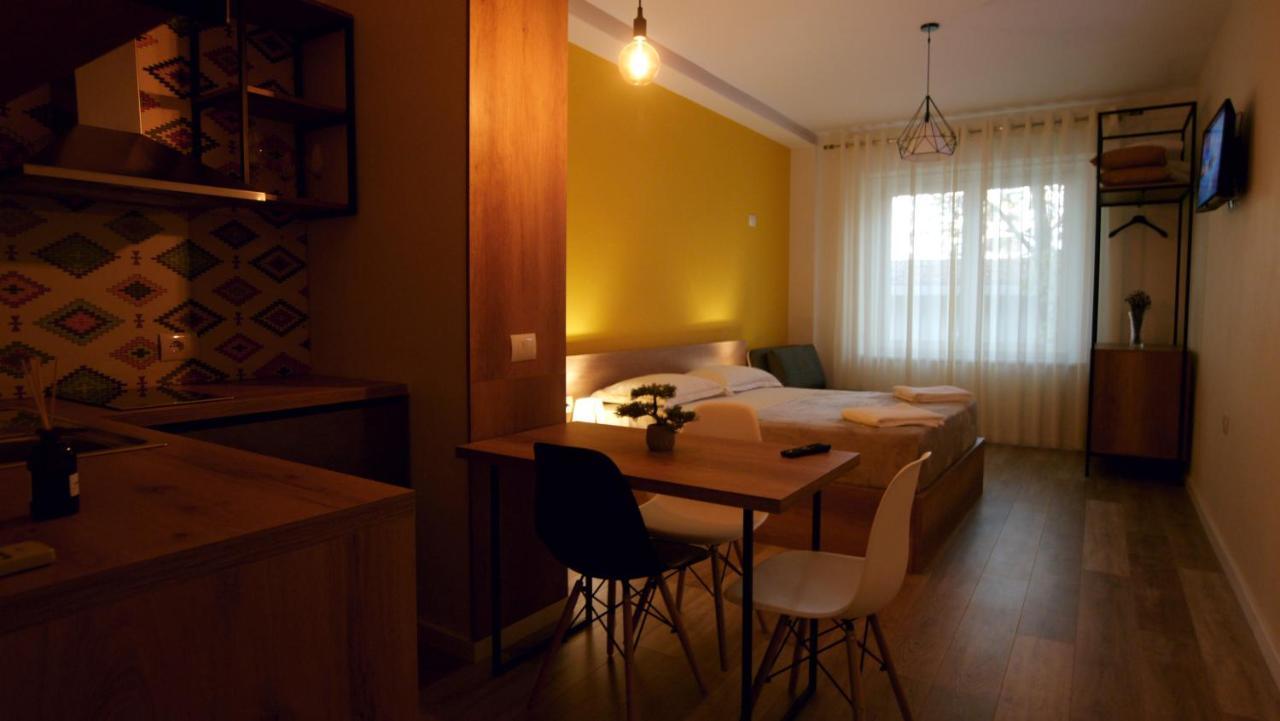 Koni'S Studio Apartments Тирана Экстерьер фото